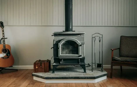les poeles a granule tendance pour une maison au style industriel